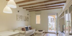 Uno de nuestros pisos de gestión de alquiler temporal en Barcelona el cual integra el software de price labs para aumentar los beneficios del propietario.